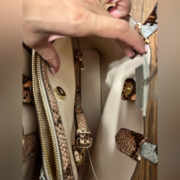 Snakeskin Pattern Tote - Picture 3 of 4